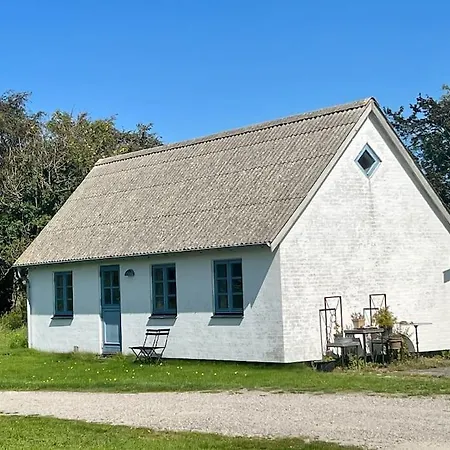 Mormors Gardhus Ved Stranden Rude (Sjaelland og Oerne)